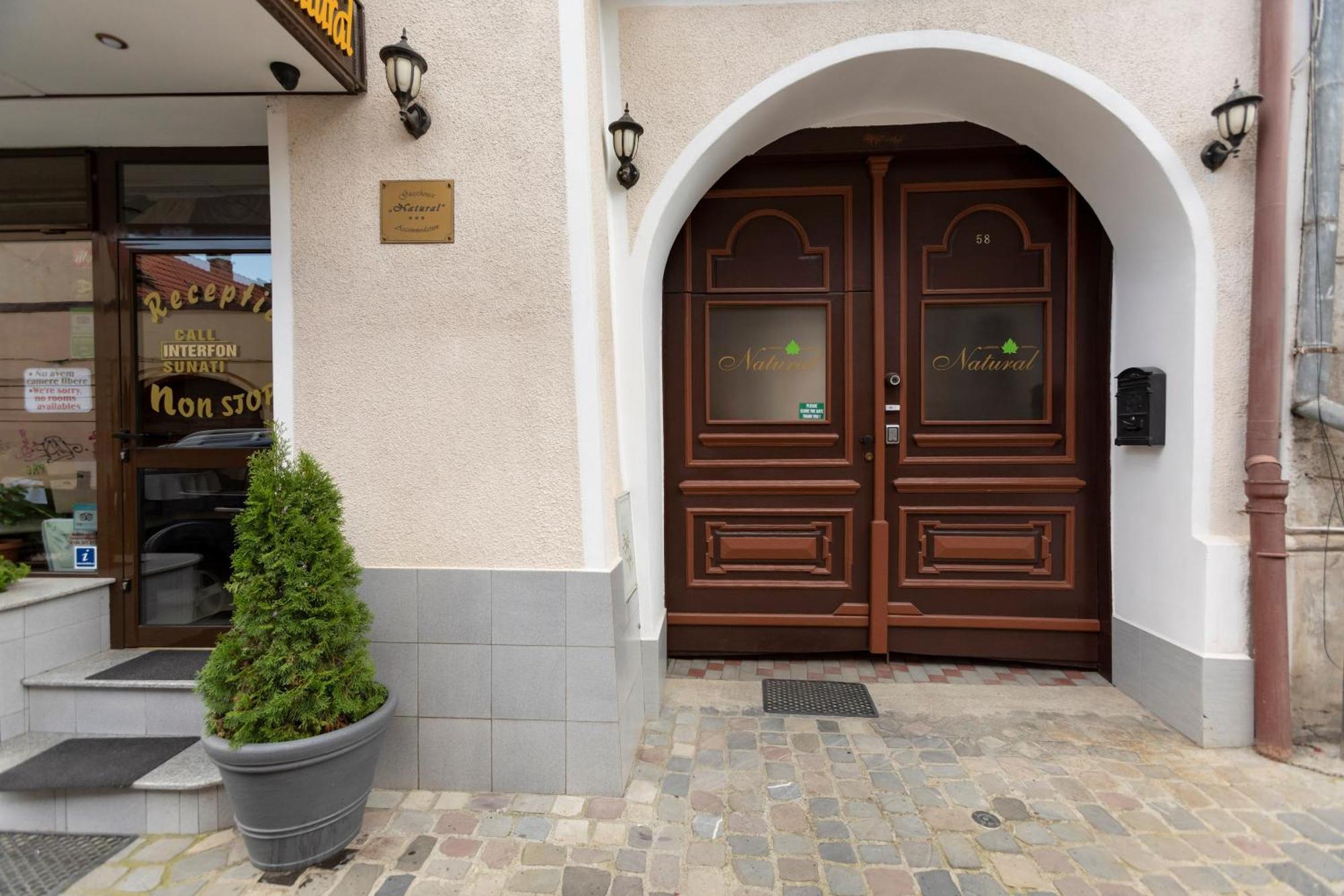 Hotel Natural Braszów Zewnętrze zdjęcie