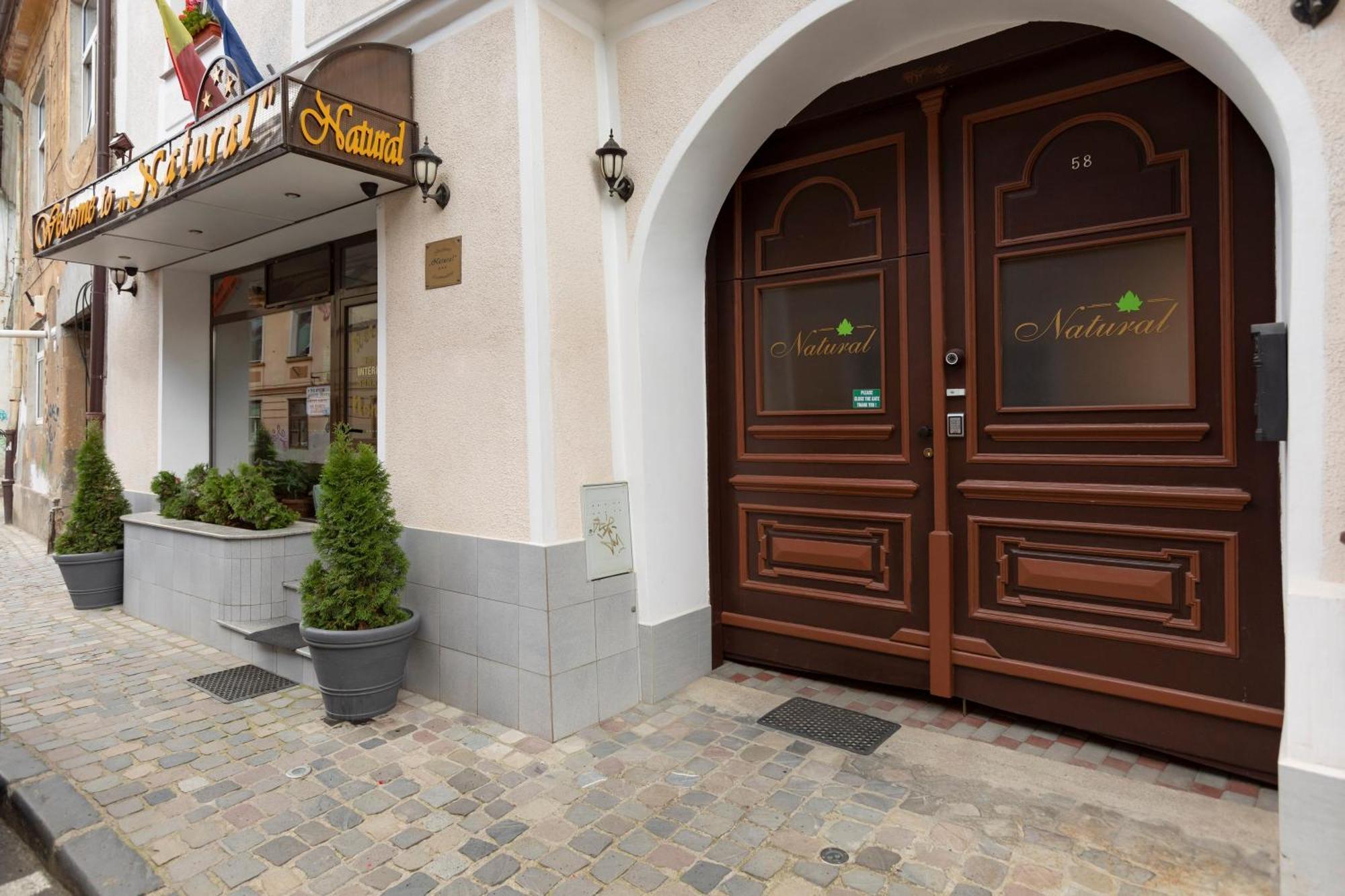 Hotel Natural Braszów Zewnętrze zdjęcie